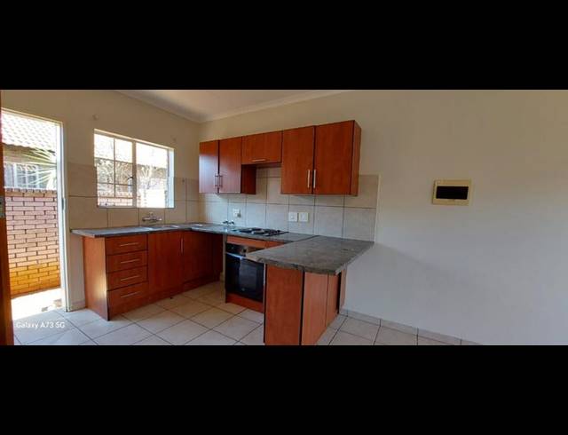 2 BEDROOM TOWNHOUSE FOR SALE IN THE ORCHARDS